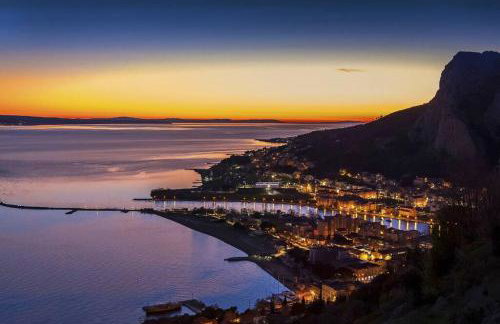 Villa Luxury Dream, Indoor Heated Pool, 7 persons, Sea Views, Omiš - Foto 23