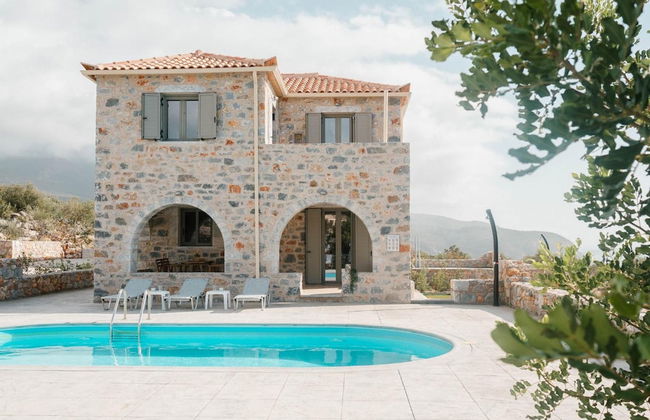 Villa Dioni Tria in Ditiki Mani - Foto 1