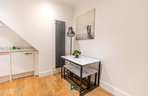 Lambeth 2BR Apartment Free Parking & WiFi - Foto 4