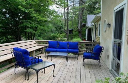 Luxurious Riverfront Cottage with a Hot Tub and a Fireplace near the Twin Lakes, Connecticut - Foto 59