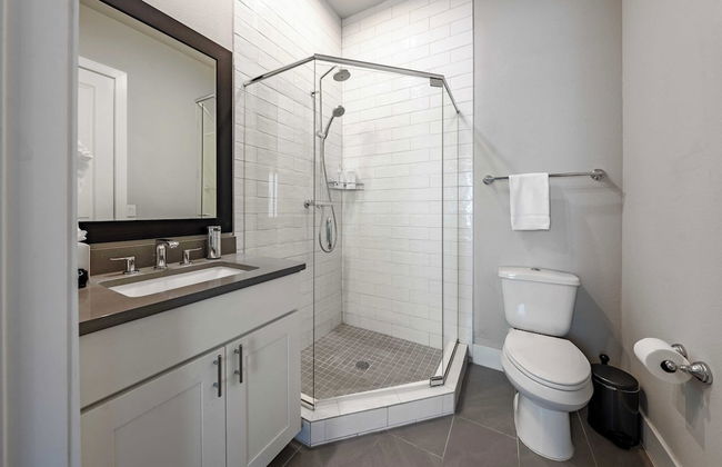 Modern Home, Private Balcony, Near Rainey & Lady Bird Lake Haus of Z - Foto 24