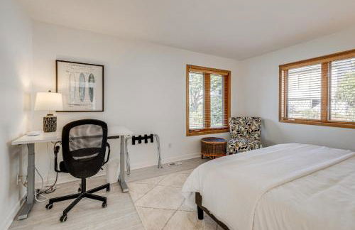 Oceanside Escape with Stunning Views Walk to Beach! - Foto 23