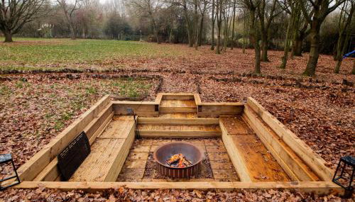 Countryside Cabin on 5 Acres Countryside with Outdoor Firepit, Cinema and converted Stables - Foto 4