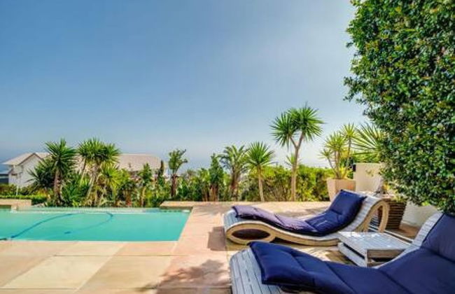 Secure Holiday Apartment w Private Pool Calico - Photo 9