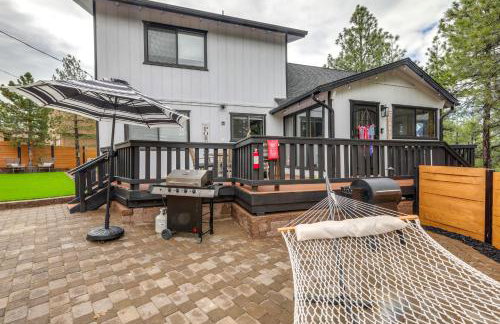 Wraparound Deck and Poker Room Cabin in Munds Park - Foto 2