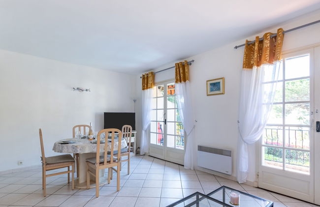 1 bedroom Apartment in Carqueiranne with garden - Photo 8