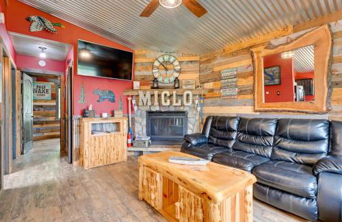 Lakeside Cabin with Fire Pit Near Pine Point Park! - Foto 3