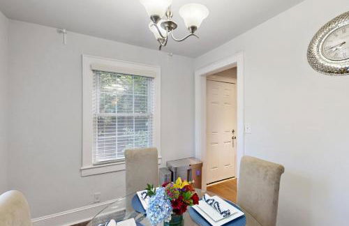 3 Mi to Dtwn Charlotte! Quiet Haven with Fenced Yard - Foto 6