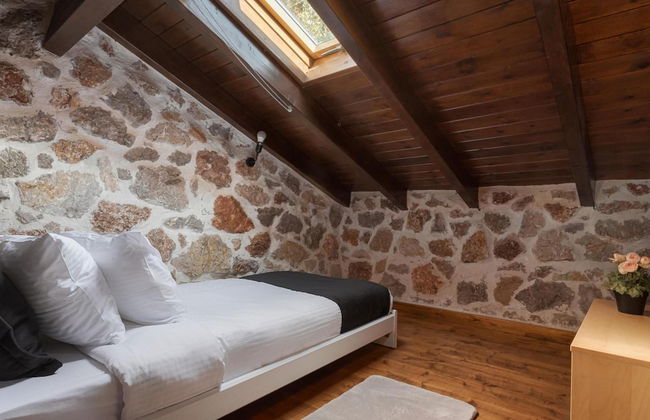 Parnassus Woodstone Chalet - Photo 4