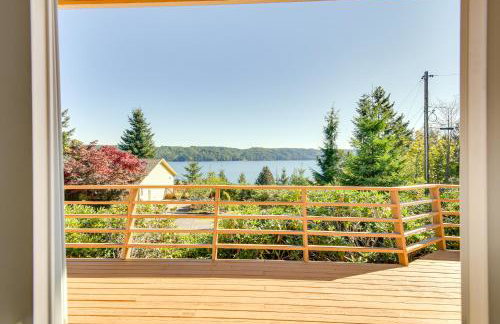 Hoodsport Vacation Rental w/ Deck & Canal Views! - Foto 11