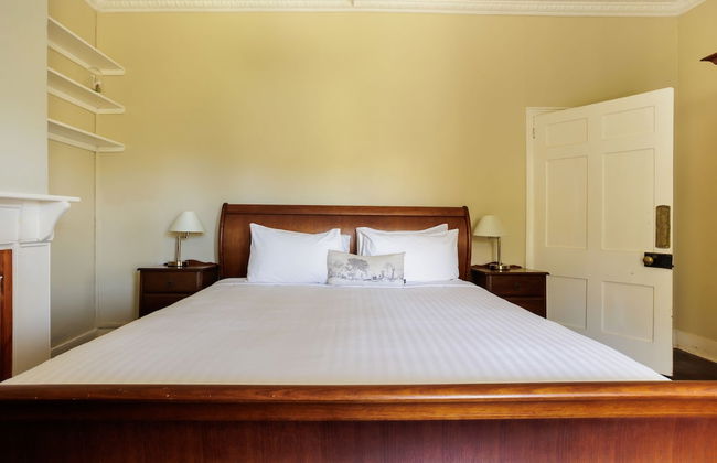 Wollaston House by the BnB Collection - Photo 5