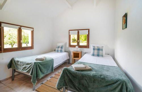 Lou Tapata - Photo 14