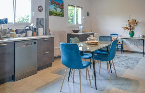 Cozy Home In Saint Saud Lacoussière - Foto 6