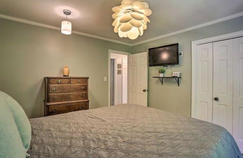 Charming Saylorsburg Retreat with Game Room and Patio! - Foto 22