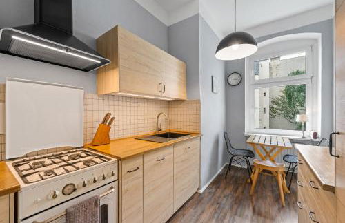 TheWilhelmshavener Group Apartment, group & family friendly, 100m2, 2BR, 1 living room, huge table, ideal for 4 - 6 Guests - Photo 12