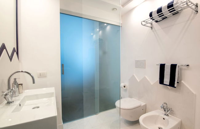 Luxury Villa with Penthouse, Pools and Sea View - Photo 76