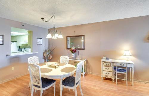 Walk to Madeira Beach Coastal Condo with Balcony - Photo 2