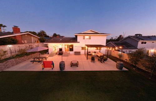 4Bd, putt putt, turf, grill, fire pit & more! - Photo 76