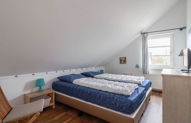 Villa With Terrace on the Water in Friesland - Foto 3