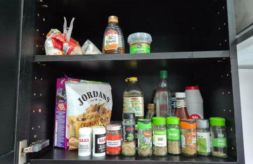 Spotless 2BR Flat with Parking, Garden, Wifi, Netflix, Sleeps 6 - Foto 19