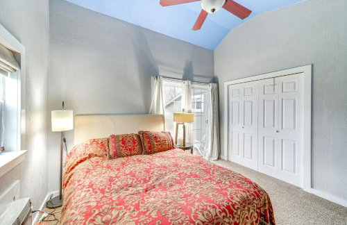 Historic Cabin with Yard 1 Mi to Lake Spavinaw! - Foto 16