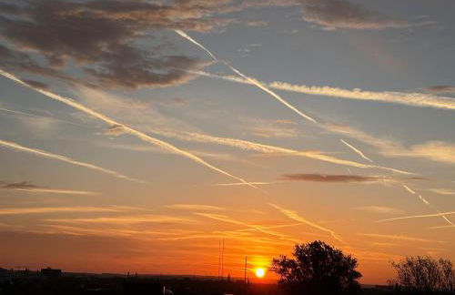 Rheinblick7 Neuss - Spektakulärer Blick auf die Düsseldorfer Skyline - Ruhig Modern Privatparkplatz Aufzug - Top Anbindung an Messe Flughafen Hauptbahnhof - Foto 47