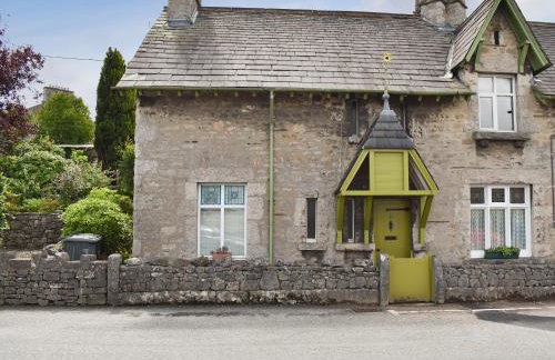 Underhill Cottage - Photo 1