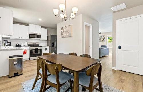 Elegant Escape Near Six Flags with WiFi, AC - Foto 15