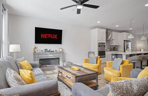 NEW Luxury Condo, Rooftop Terrace, EV Charger! - Foto 4