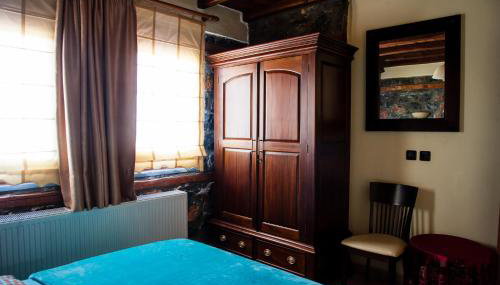 Eva Guesthouse - Photo 4