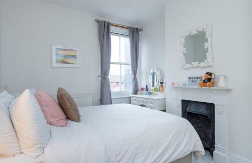 Stylish 3-Bed House in Brentford near Richmond - Foto 18