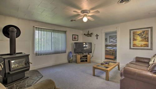 Walkable Ten Sleep House with Patio and Sunroom! - Foto 3