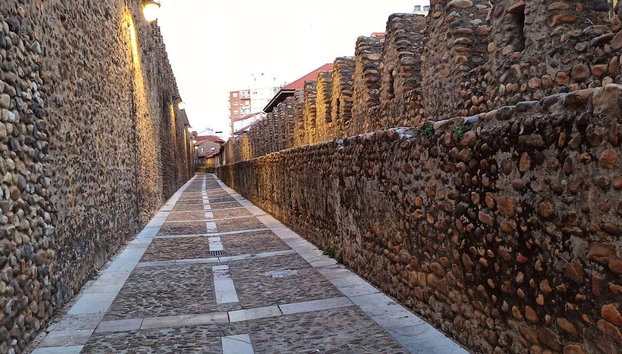 Free tour por la judería de León - Foto 2, Cercas medievales que conectaban con la judería de León