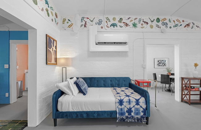 Fable by Avantstay 2 Unique Spaces, w/ Bowling, Hot Tub, Fire Pit, Large Yard - Photo 25