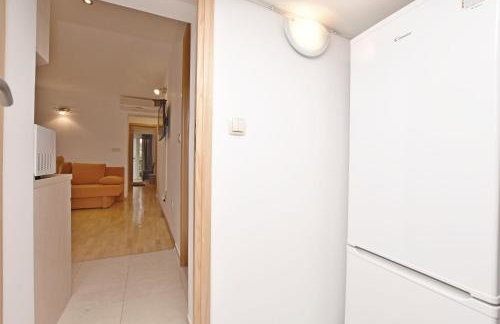 Apartment Mate - Photo 13