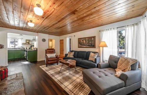 The Cedar House Prime Spot Kayaks & Cool AC - Photo 8