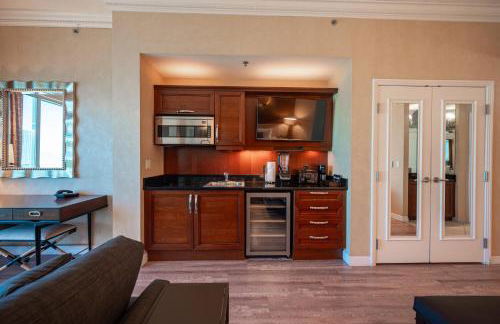 No Resort Fee Strip View Balcony+Free Valet+ Pool - Foto 14