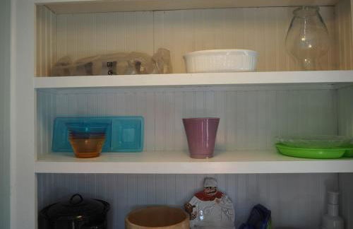 The Cute & Cozy - Lower Apt - Great Location! - Photo 25