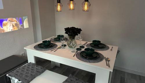 Stylish Home Theater Apartment 1 - Foto 5