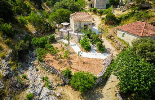 Stone bridge cottage - Photo 1