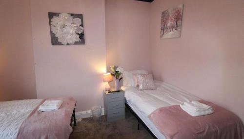 Ridge House - Photo 2