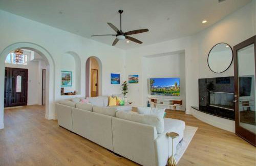 Luxury Palm Springs Retreat w/ Heated Pool & Spa - Foto 3