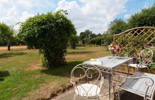 Orchard Cottage cosy rustic comfort just across the fields to a great Pub - Foto 10