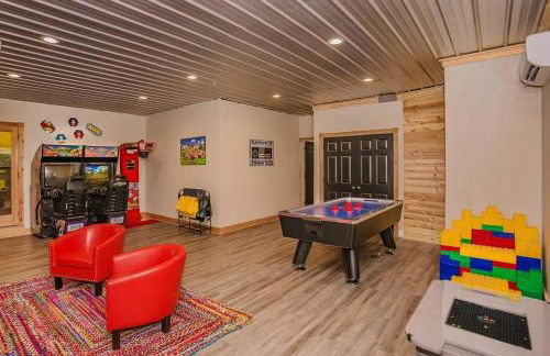 Splashing at the Bluff - Premier Smoky Mountain Views - Indoor Pool Spa - Luxury Cabin - Gatlinburg - Pigeon Forge - Foto 48