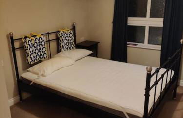 Next to the Palace and Royal Mile with parking - Photo 23