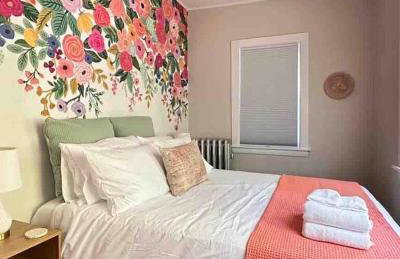 Downtown Beverly|KING BED|Minutes to Salem+Train - Photo 24