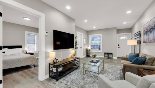 Family-owned 3BR in Larchmere Near Hospitals with Parking - Foto 2