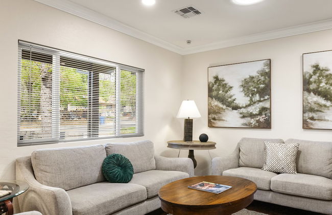 Prescott Family Friendly 3 Bedroom w Large Yard - Photo 8