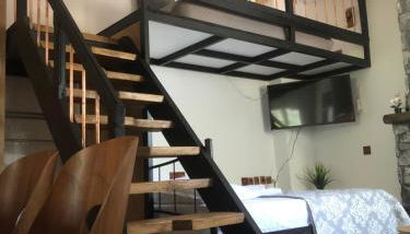 Emmeleia's - Photo 5