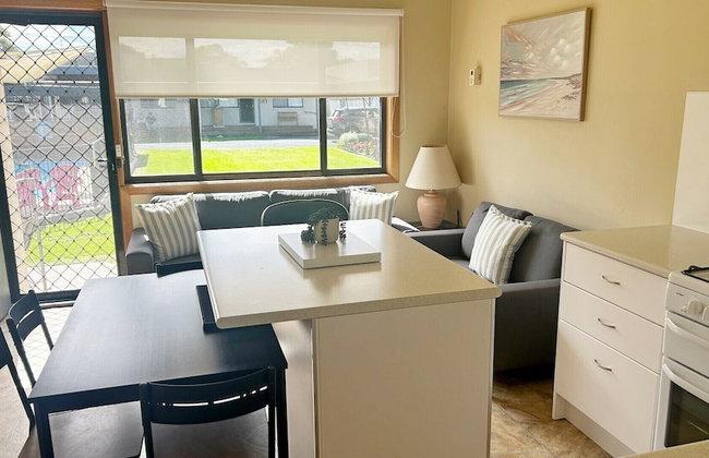 Ocean Bridge Lakes Entrance - Photo 35